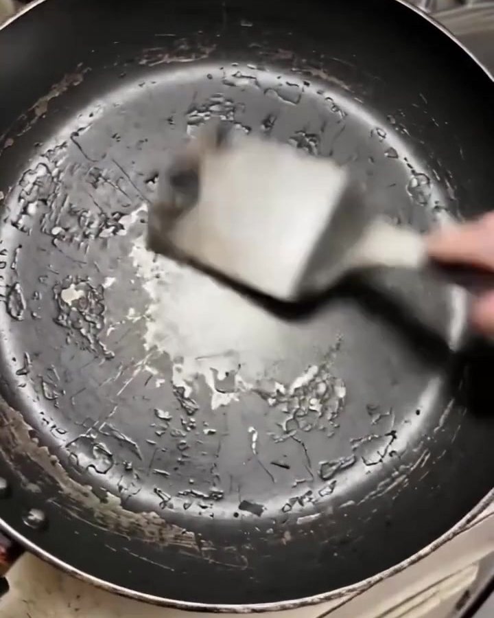 Beschichtung löst sich beim Kratzen